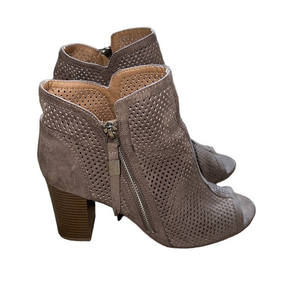 Taupe Heel Booties- size 7.5 - Picture 2 of 6